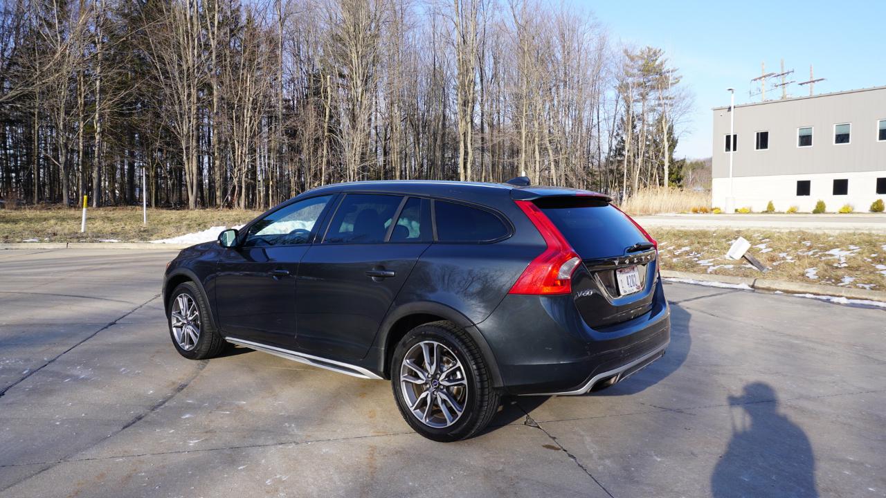 Volvo V60 Cross Country 2015.5 4dr Wgn T5 AWD 2015