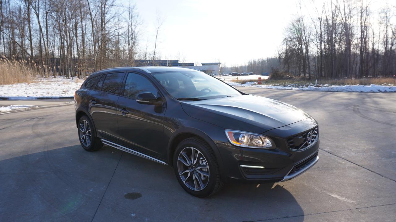 Volvo V60 Cross Country 2015.5 4dr Wgn T5 AWD 2015