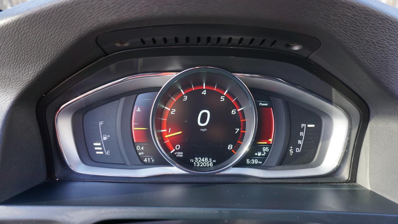 Volvo V60 Cross Country 2015.5 4dr Wgn T5 AWD 2015