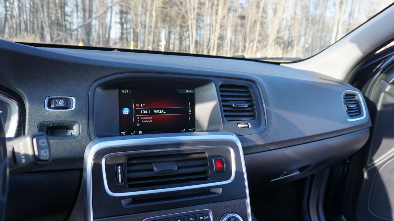 Volvo V60 Cross Country 2015.5 4dr Wgn T5 AWD 2015