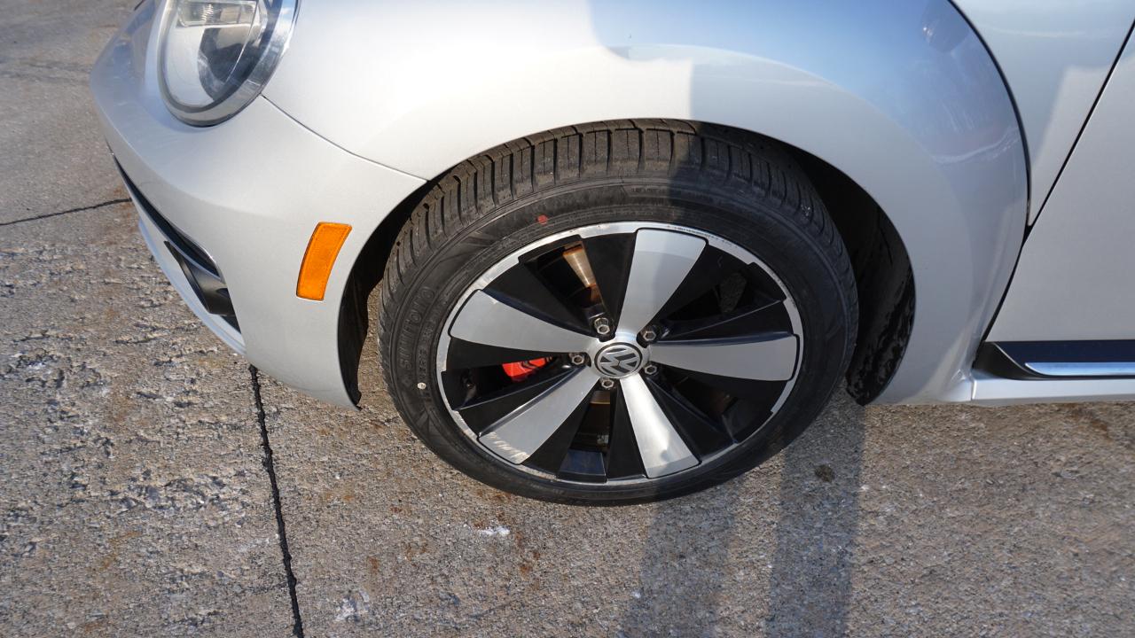 Volkswagen Beetle Convertible 2dr DSG 2.0T PZEV 2013