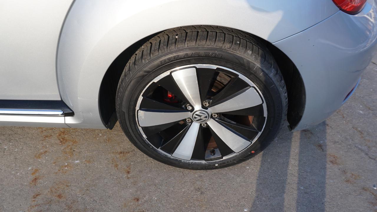 Volkswagen Beetle Convertible 2dr DSG 2.0T PZEV 2013