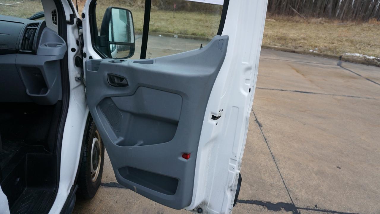 Ford Transit Van T-250 148" Low Rf 9000 GVWR Swing-Out RH Dr 2017