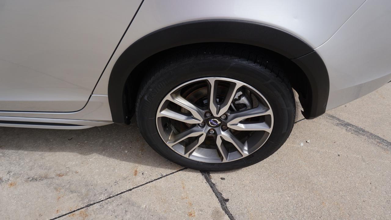 Volvo V60 Cross Country 4dr Wgn T5 AWD 2016