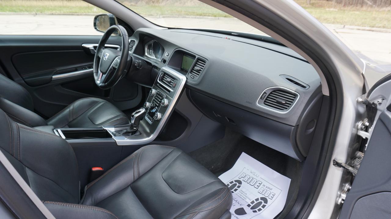 Volvo V60 Cross Country 4dr Wgn T5 AWD 2016