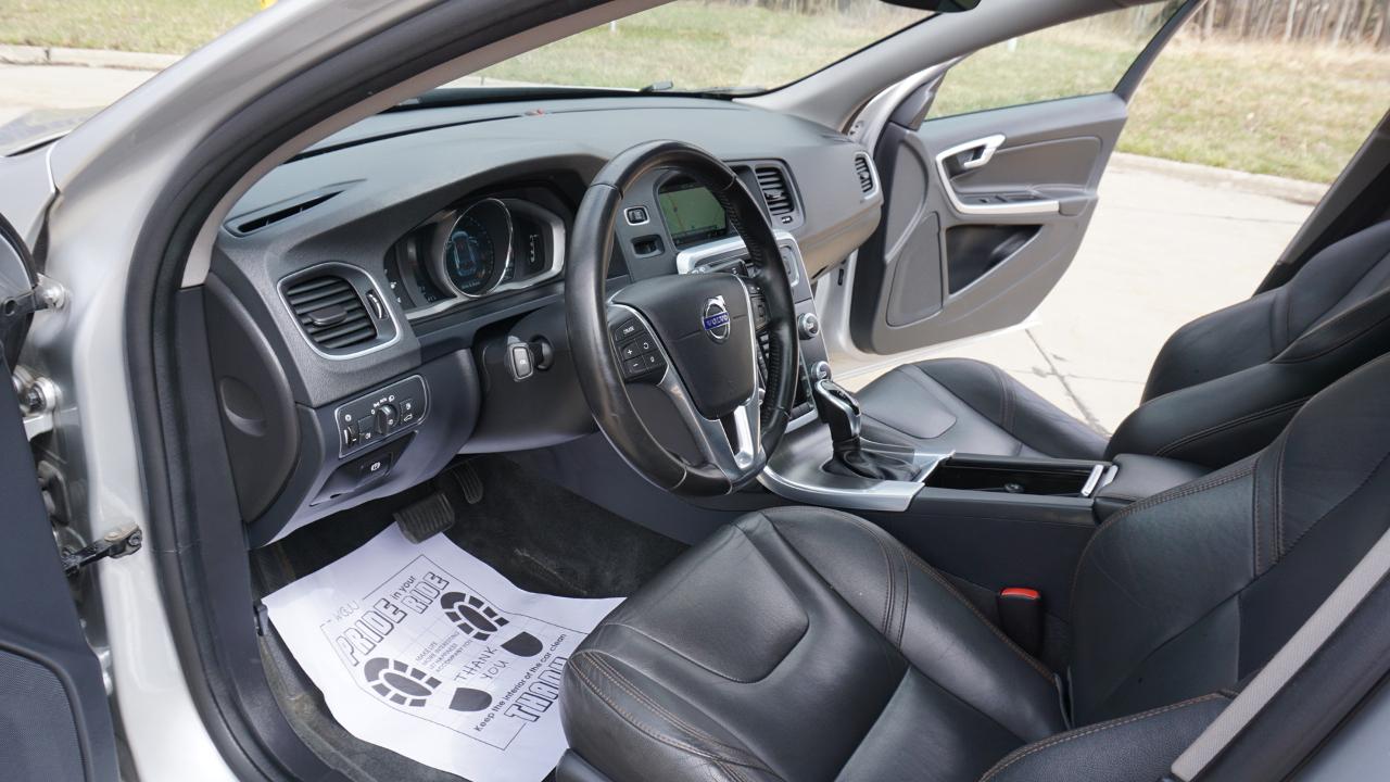 Volvo V60 Cross Country 4dr Wgn T5 AWD 2016