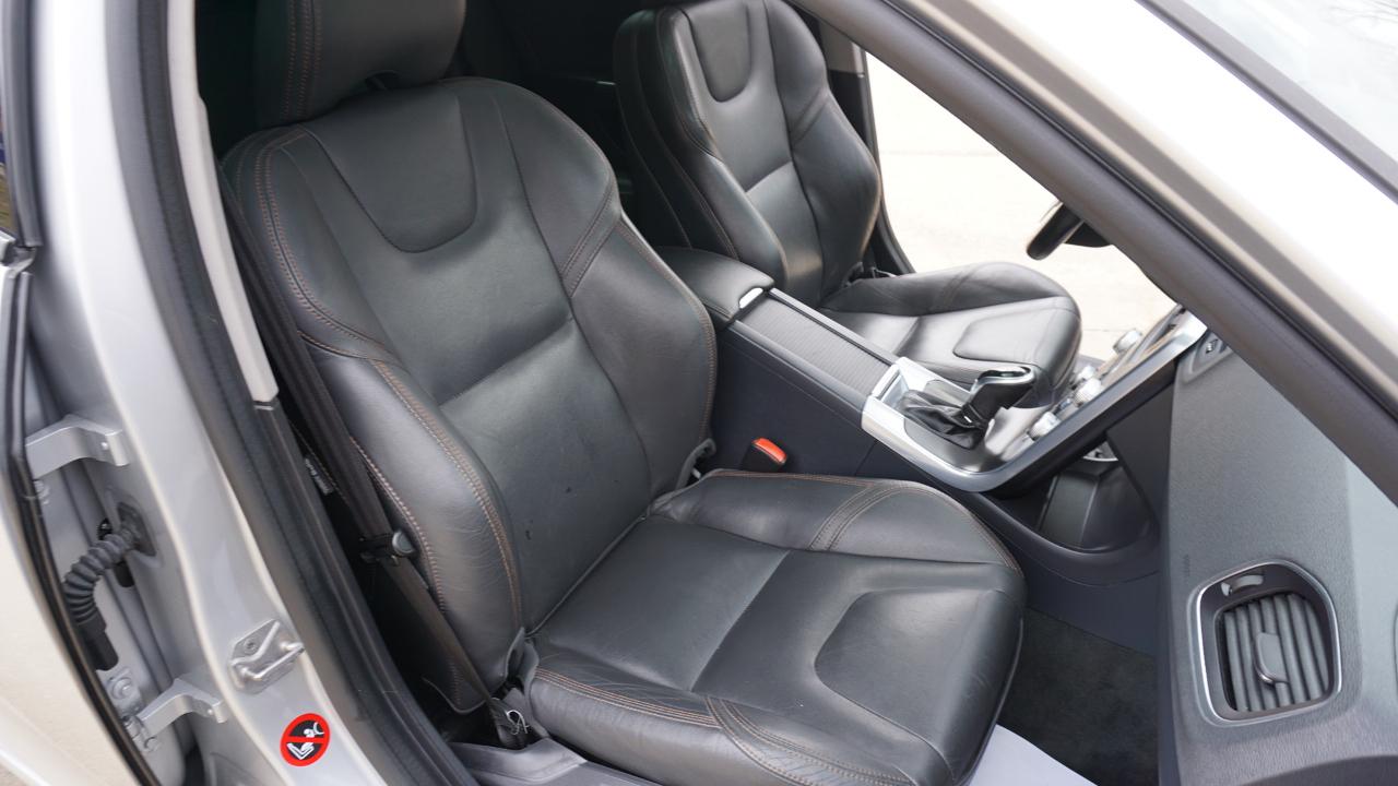 Volvo V60 Cross Country 4dr Wgn T5 AWD 2016