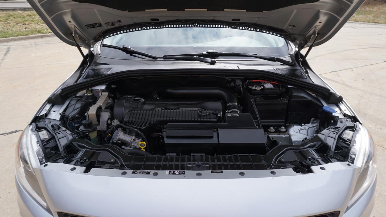 Volvo V60 Cross Country 4dr Wgn T5 AWD 2016