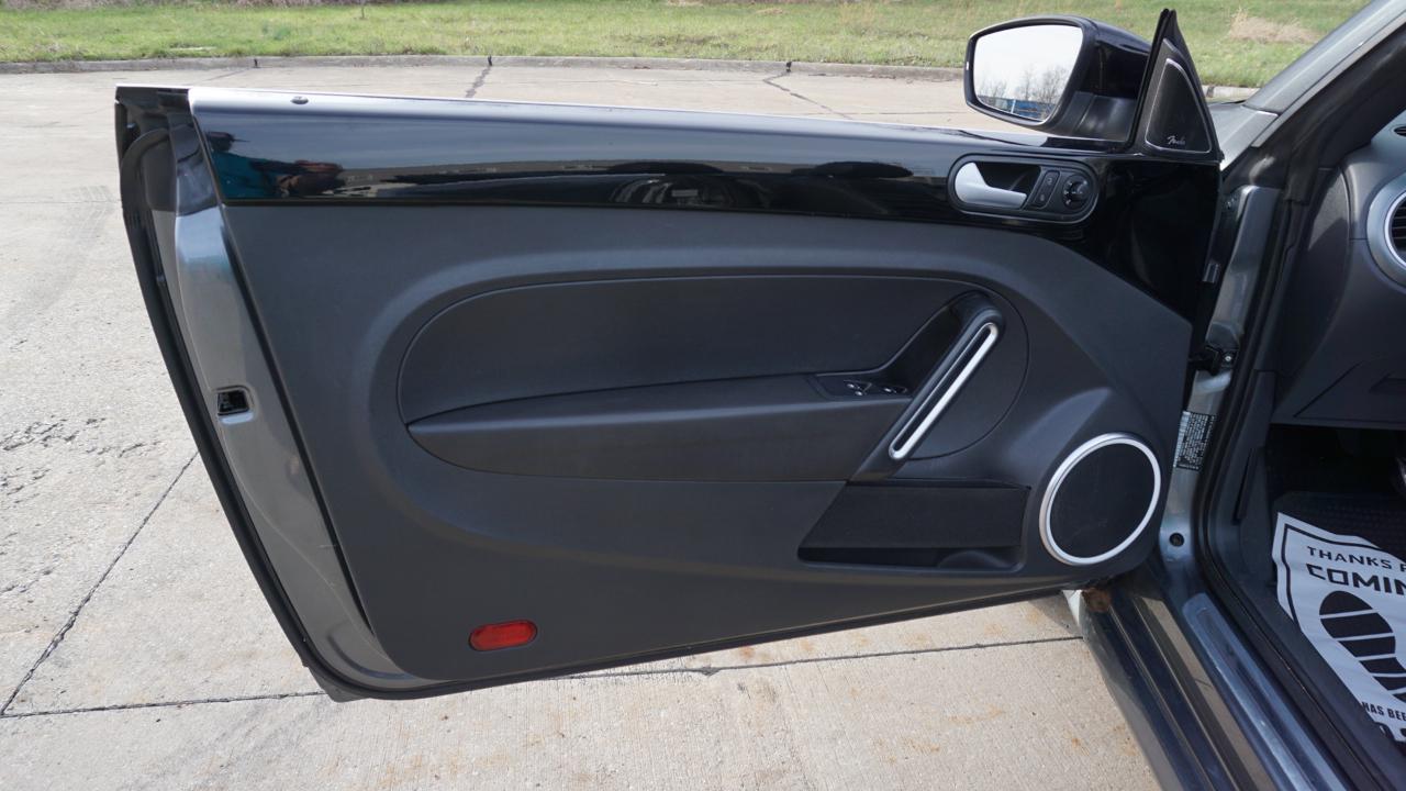 Volkswagen Beetle Convertible 2dr DSG 2.0T R-Line PZEV 2014