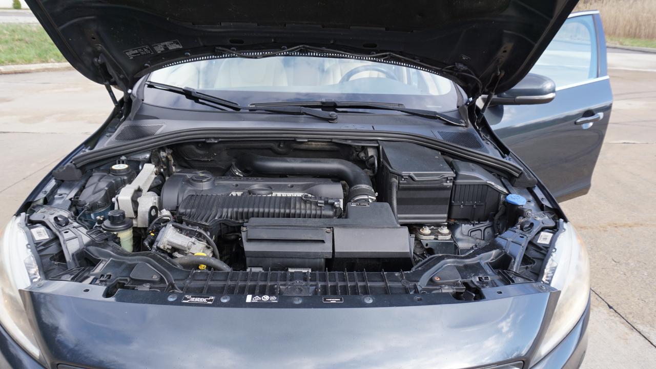 Volvo S60 4dr Sdn T5 AWD 2014