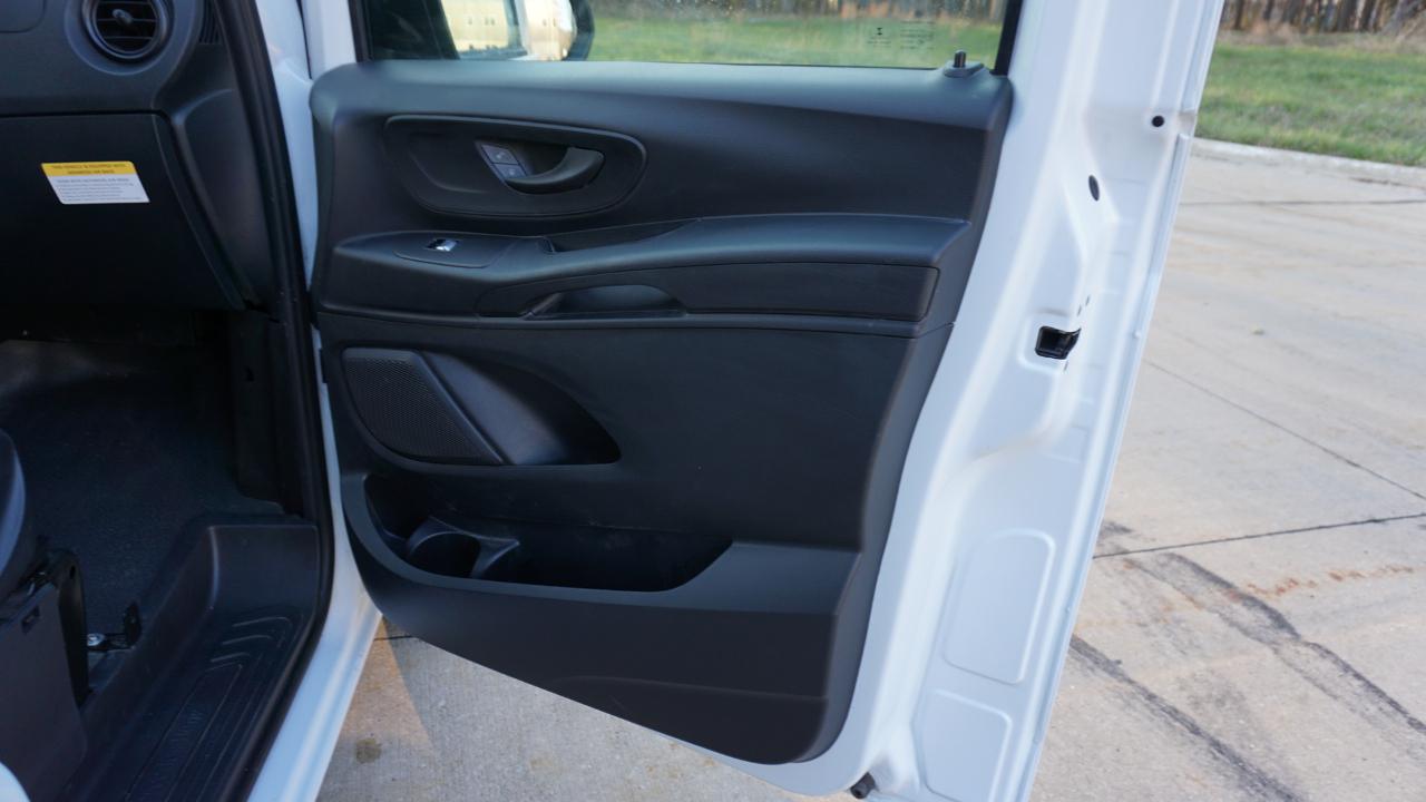 Mercedes-Benz Metris Cargo Van Standard Roof 126" Wheelbase 2019