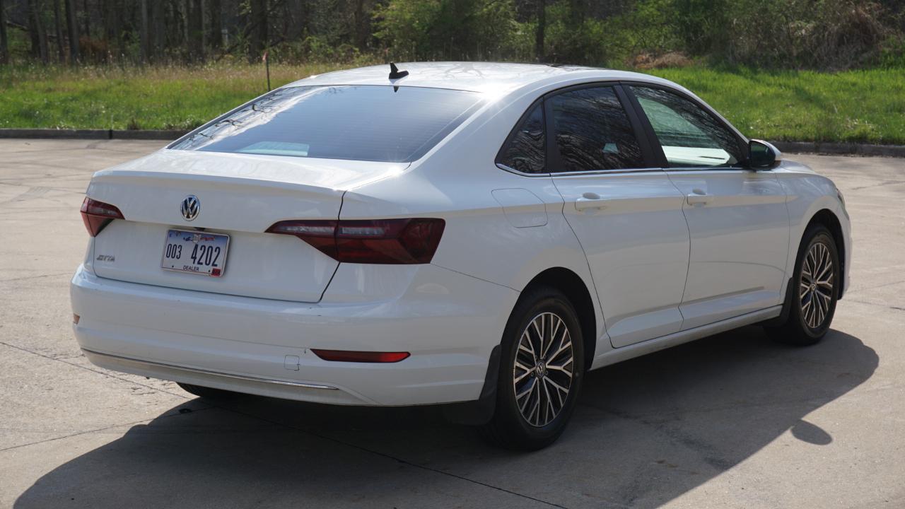 Volkswagen Jetta SE Auto 2021
