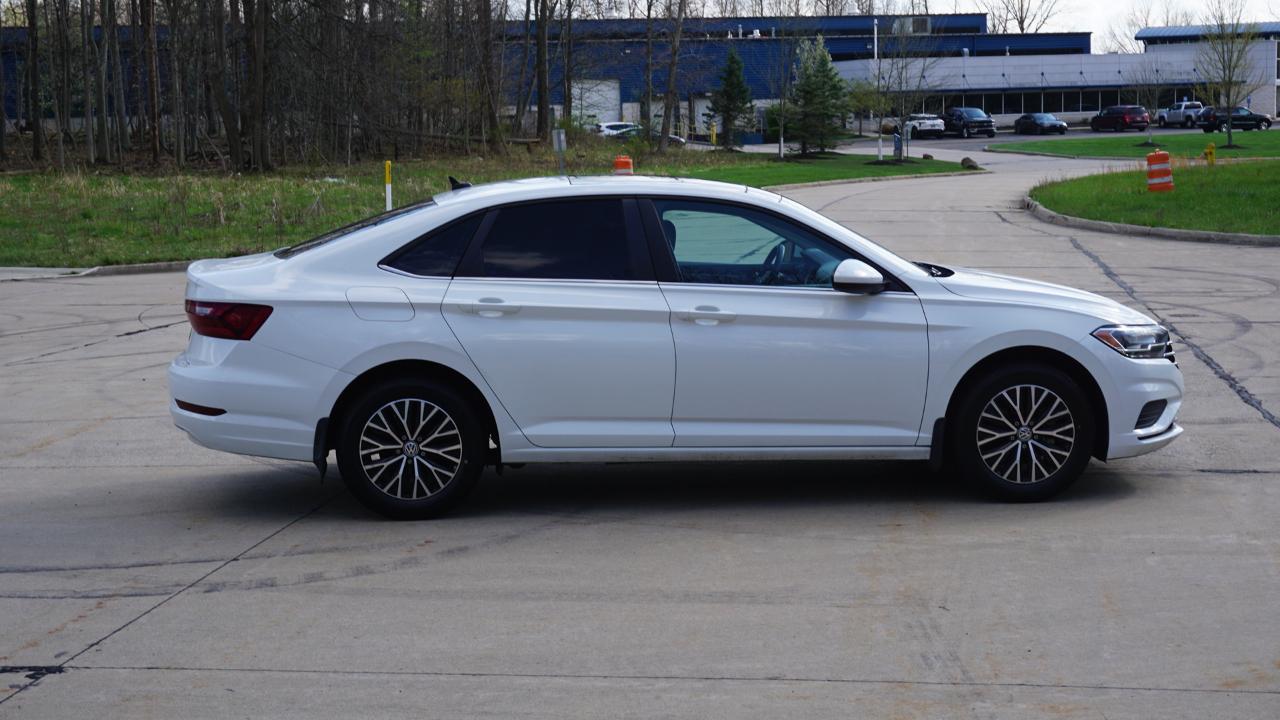 Volkswagen Jetta SE Auto 2021