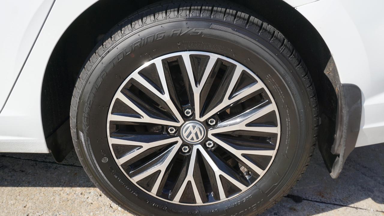 Volkswagen Jetta SE Auto 2021