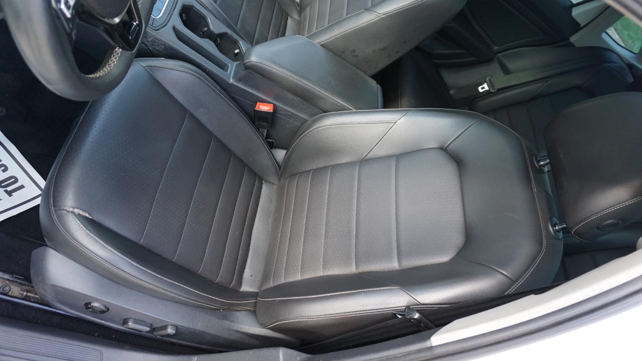 Volkswagen Jetta SE Auto 2021