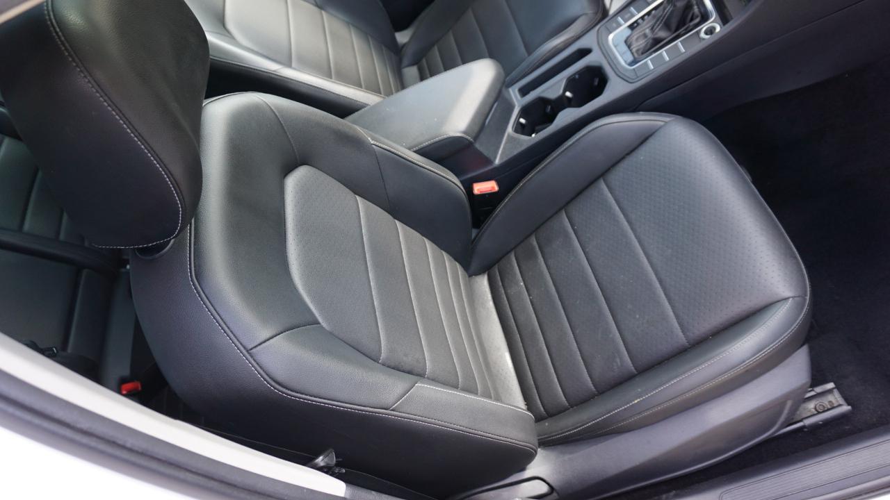 Volkswagen Jetta SE Auto 2021