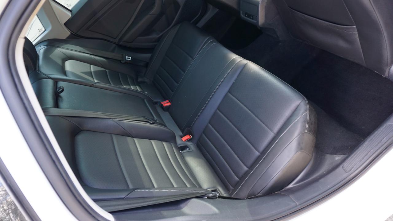 Volkswagen Jetta SE Auto 2021