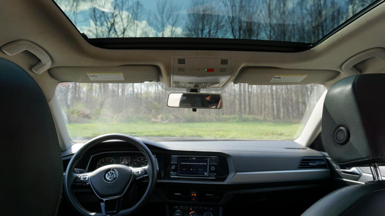 Volkswagen Jetta SE Auto 2021