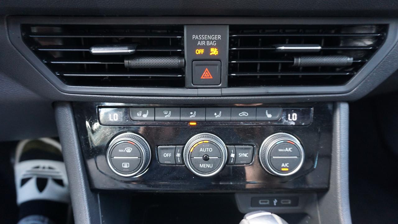 Volkswagen Jetta SE Auto 2021