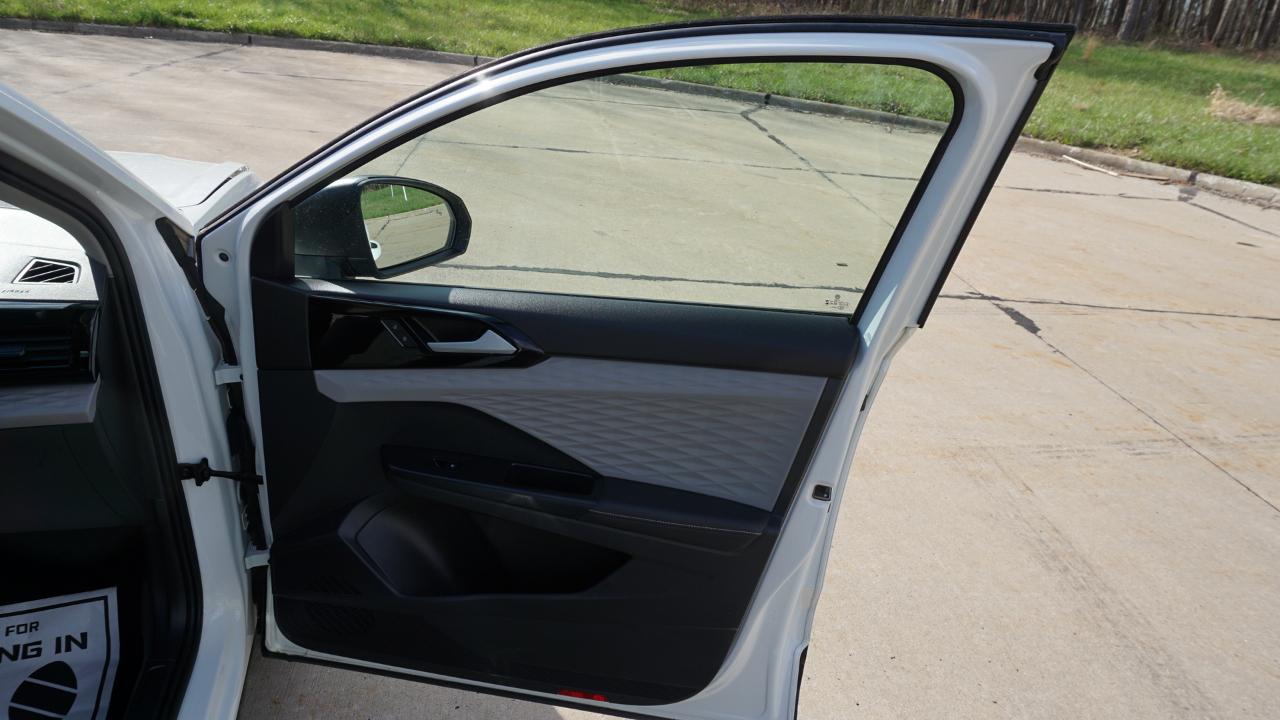 Volkswagen Taos S FWD 2024