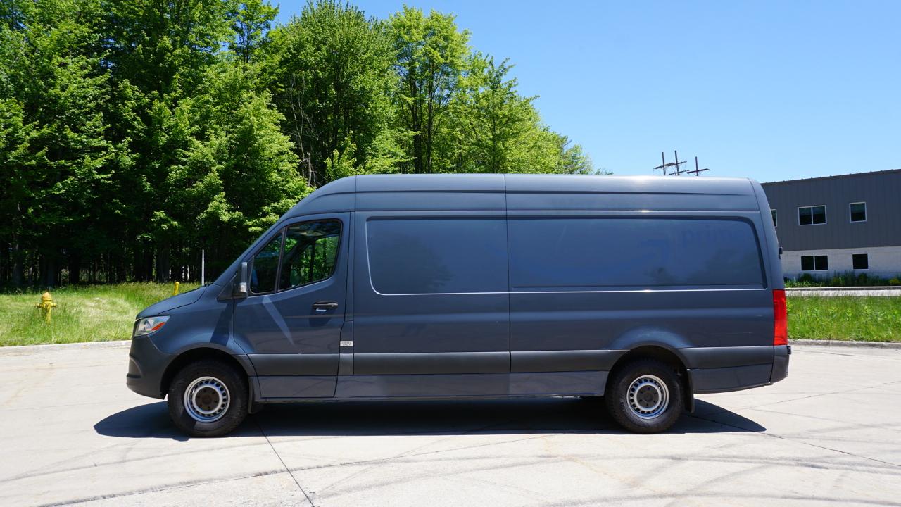 Mercedes-Benz Sprinter Van 2500 High Roof V6 170" RWD 2019