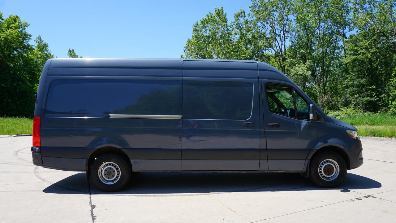Mercedes-Benz Sprinter Van 2500 High Roof V6 170" RWD 2019