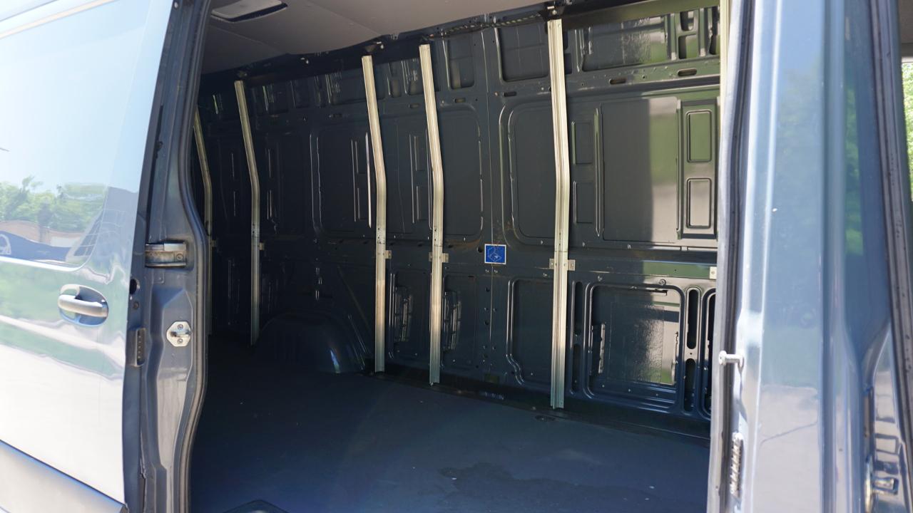 Mercedes-Benz Sprinter Van 2500 High Roof V6 170" RWD 2019
