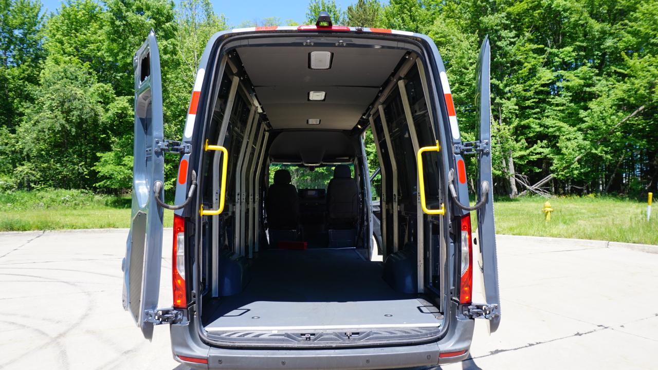 Mercedes-Benz Sprinter Van 2500 High Roof V6 170" RWD 2019