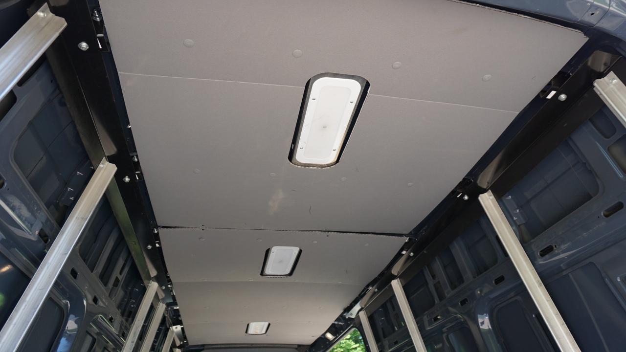 Mercedes-Benz Sprinter Van 2500 High Roof V6 170" RWD 2019