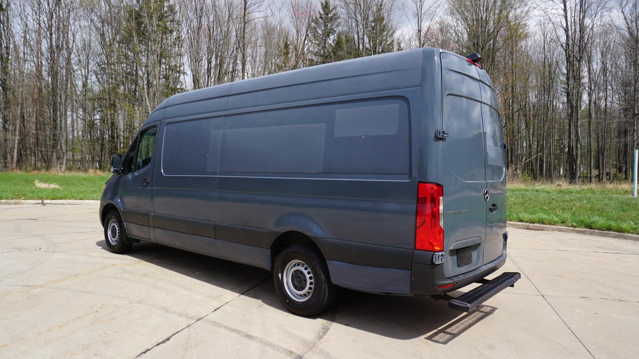 Mercedes-Benz Sprinter Van 2500 High Roof V6 170" RWD 2019