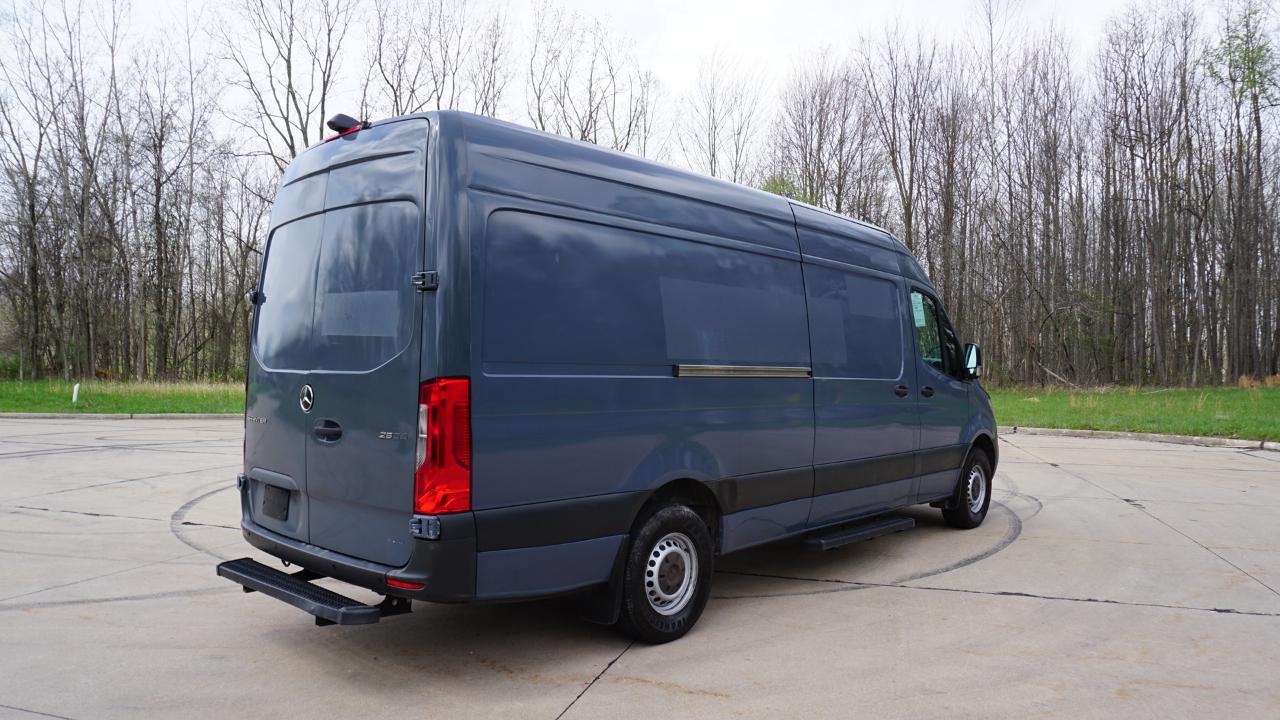 Mercedes-Benz Sprinter Van 2500 High Roof V6 170" RWD 2019
