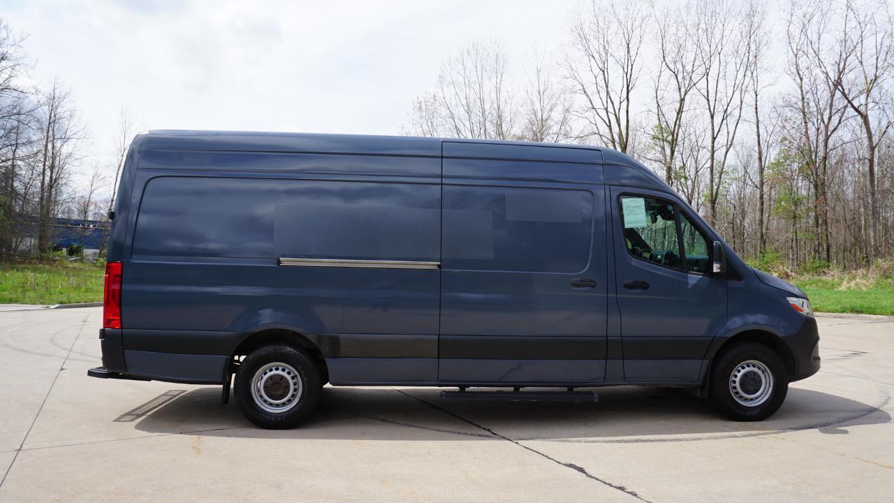 Mercedes-Benz Sprinter Van 2500 High Roof V6 170" RWD 2019