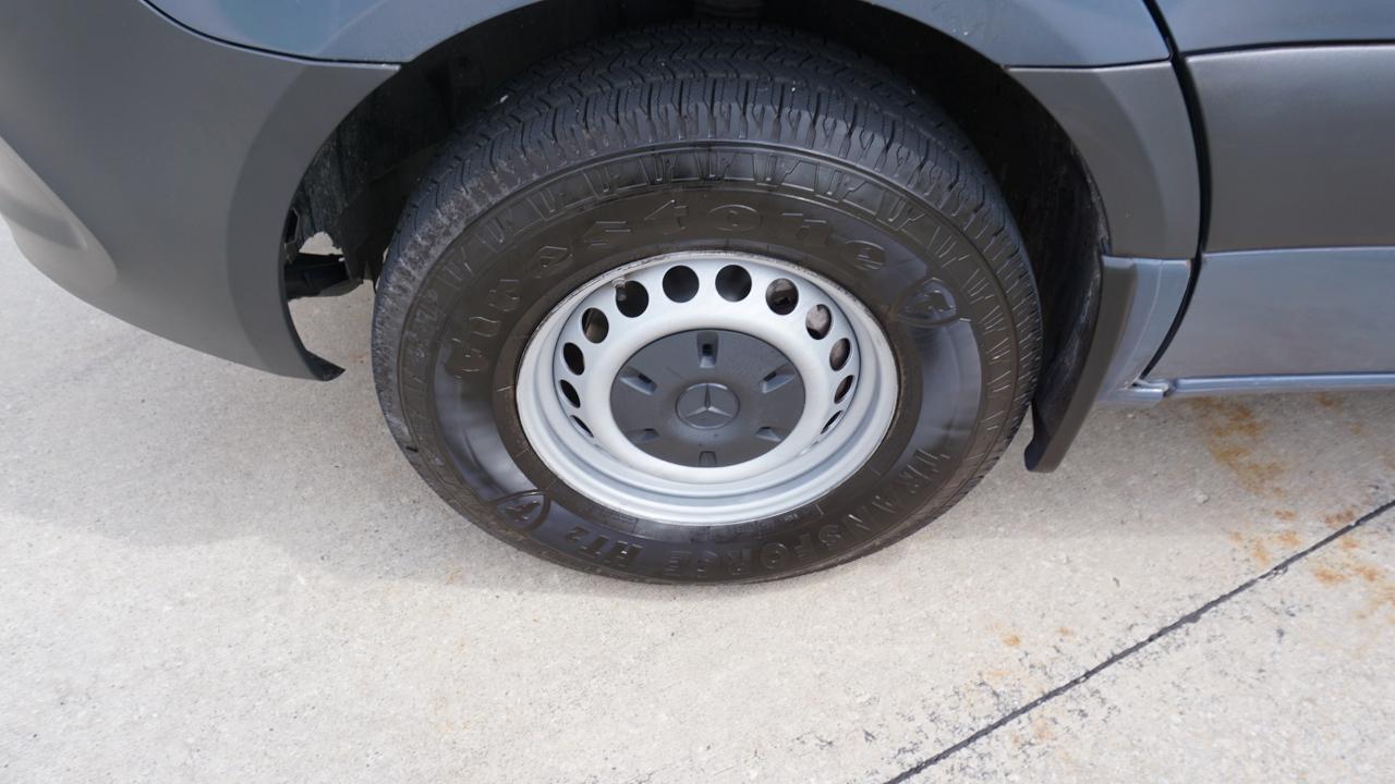 Mercedes-Benz Sprinter Van 2500 High Roof V6 170" RWD 2019