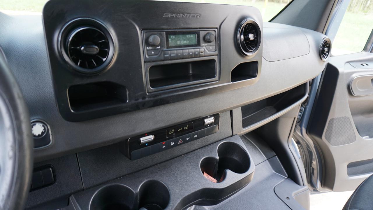 Mercedes-Benz Sprinter Van 2500 High Roof V6 170" RWD 2019