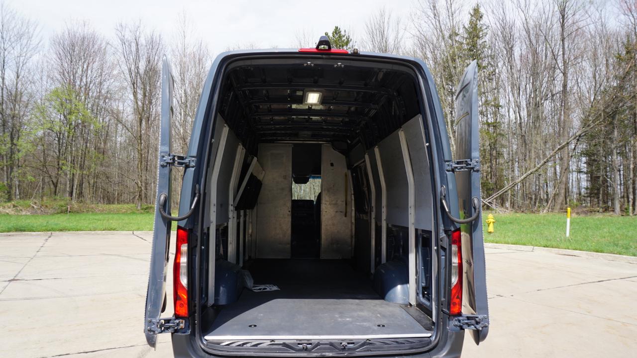 Mercedes-Benz Sprinter Van 2500 High Roof V6 170" RWD 2019