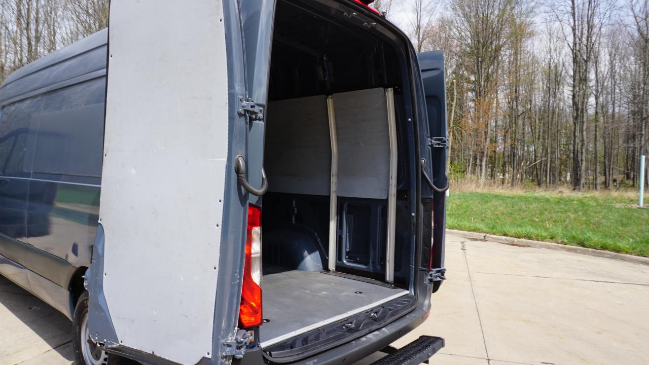 Mercedes-Benz Sprinter Van 2500 High Roof V6 170" RWD 2019