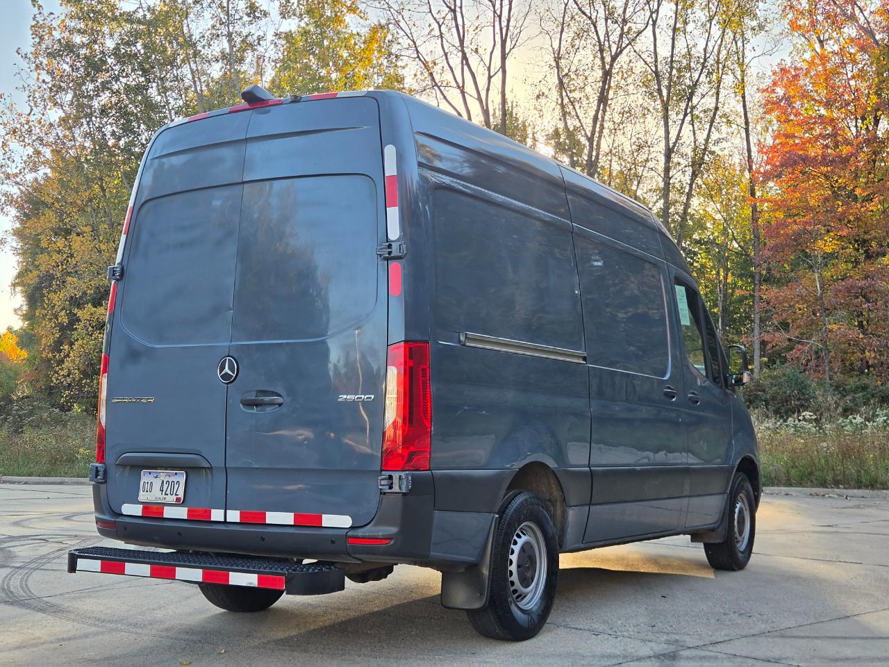Mercedes-Benz Sprinter Van 2500 High Roof V6 144" RWD 2019