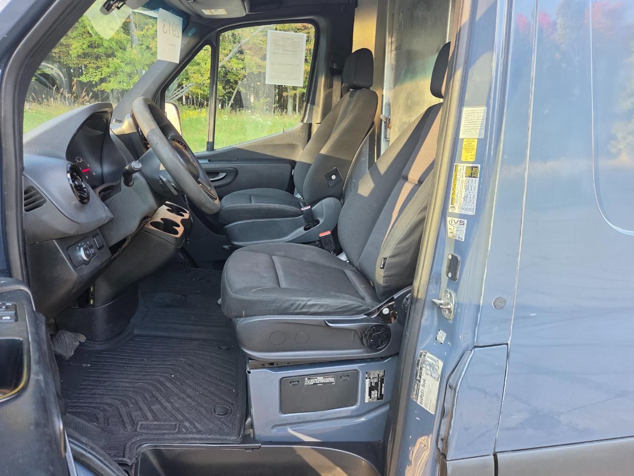 Mercedes-Benz Sprinter Van 2500 High Roof V6 144" RWD 2019