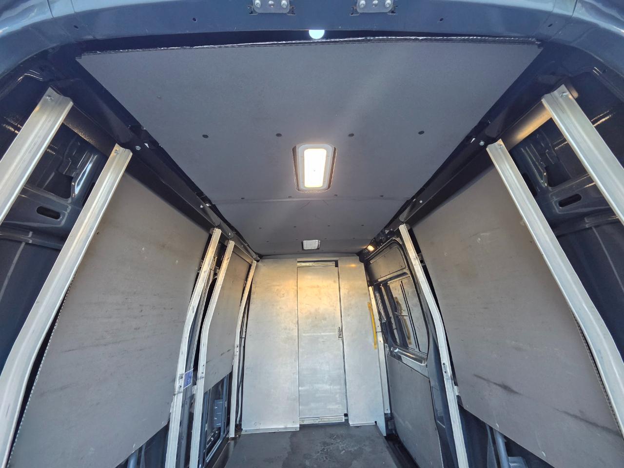Mercedes-Benz Sprinter Van 2500 High Roof V6 144" RWD 2019
