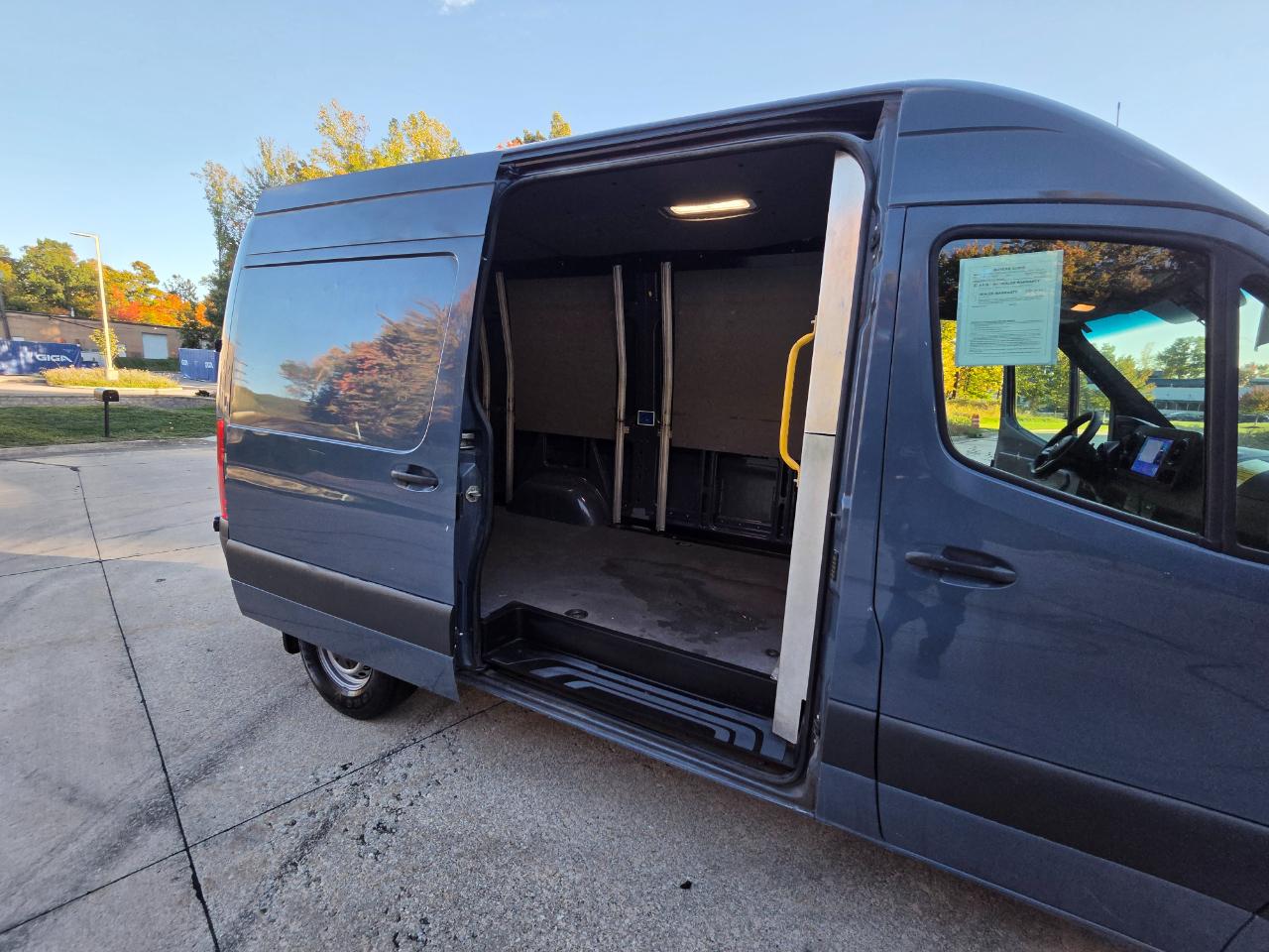 Mercedes-Benz Sprinter Van 2500 High Roof V6 144" RWD 2019