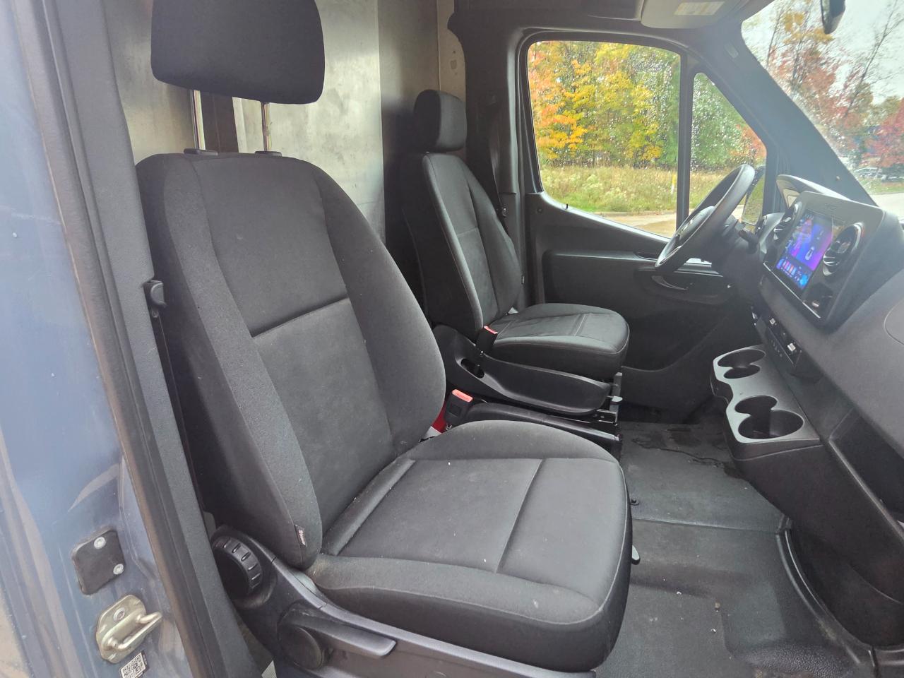 Mercedes-Benz Sprinter Van 2500 High Roof V6 170" RWD 2019