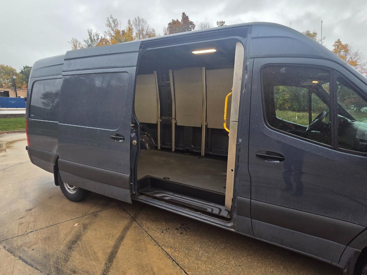 Mercedes-Benz Sprinter Van 2500 High Roof V6 170" RWD 2019