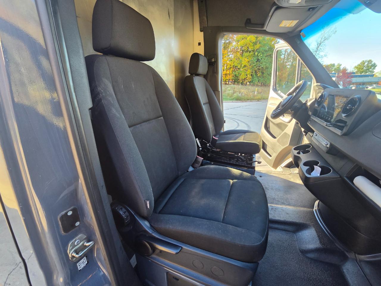 Mercedes-Benz Sprinter Van 2500 High Roof V6 170" RWD 2019