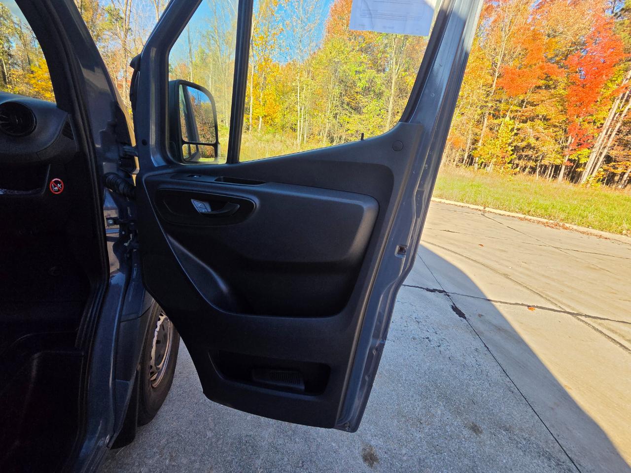 Mercedes-Benz Sprinter Van 2500 High Roof V6 170" RWD 2019