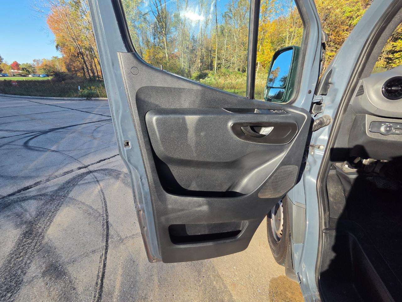 Mercedes-Benz Sprinter Van 2500 High Roof V6 170" RWD 2019