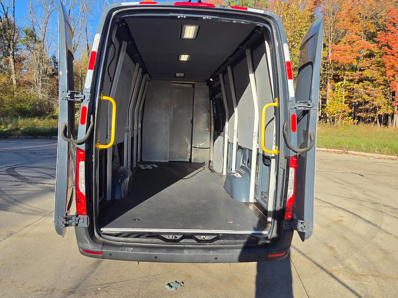 Mercedes-Benz Sprinter Van 2500 High Roof V6 170" RWD 2019