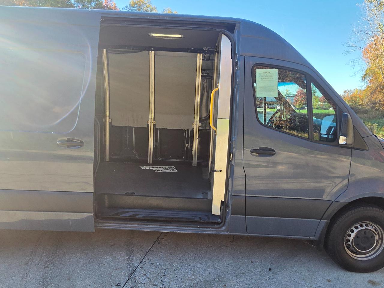 Mercedes-Benz Sprinter Van 2500 High Roof V6 170" RWD 2019