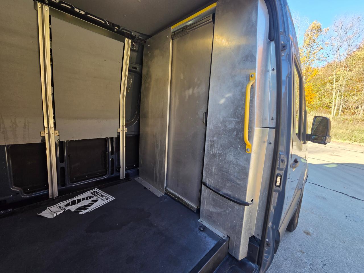 Mercedes-Benz Sprinter Van 2500 High Roof V6 170" RWD 2019