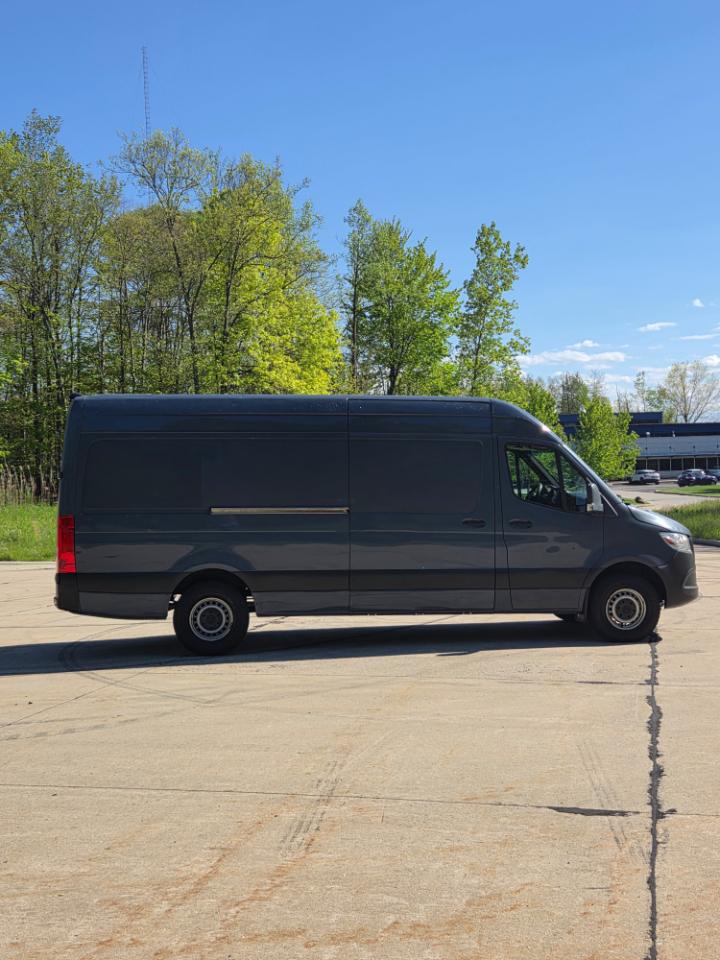 Mercedes-Benz Sprinter Van 2500 High Roof V6 170" RWD 2019