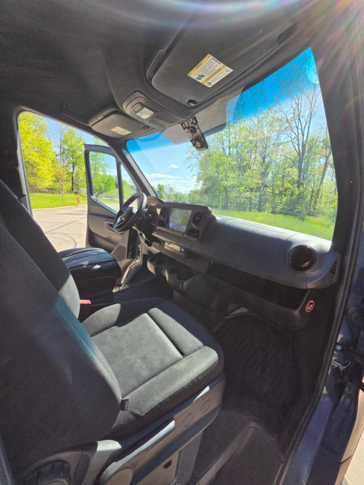 Mercedes-Benz Sprinter Van 2500 High Roof V6 170" RWD 2019